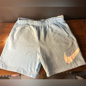 Standard Fit at Knee Length Men’s Nike Shorts